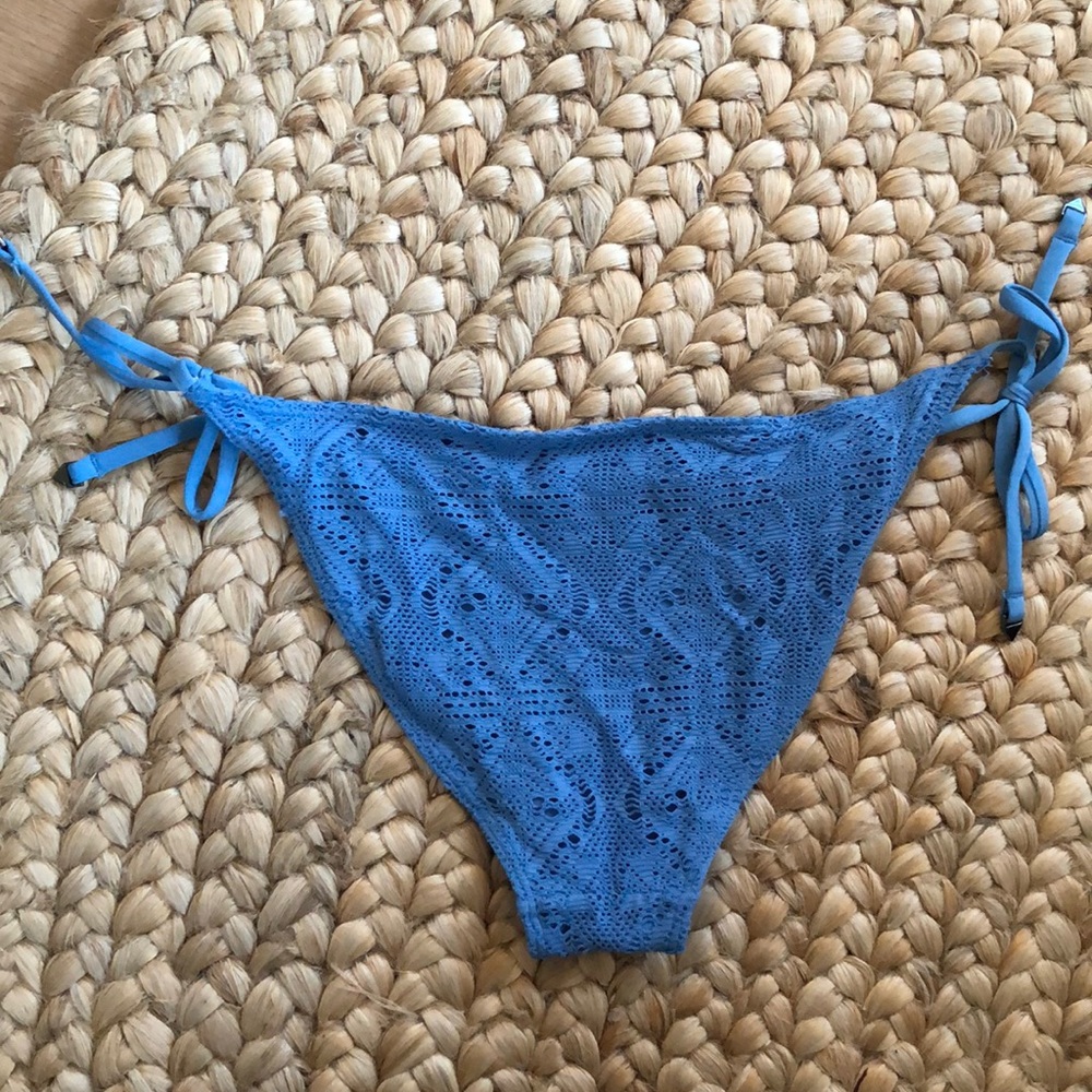 Lace Bikini Bottom - Picture 4 of 4